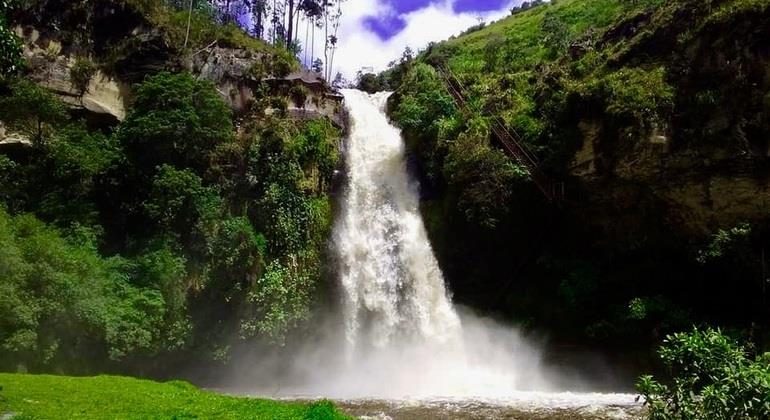 Hike-to-the-Three-Waterfalls---Kana-Yaku-Trek-1