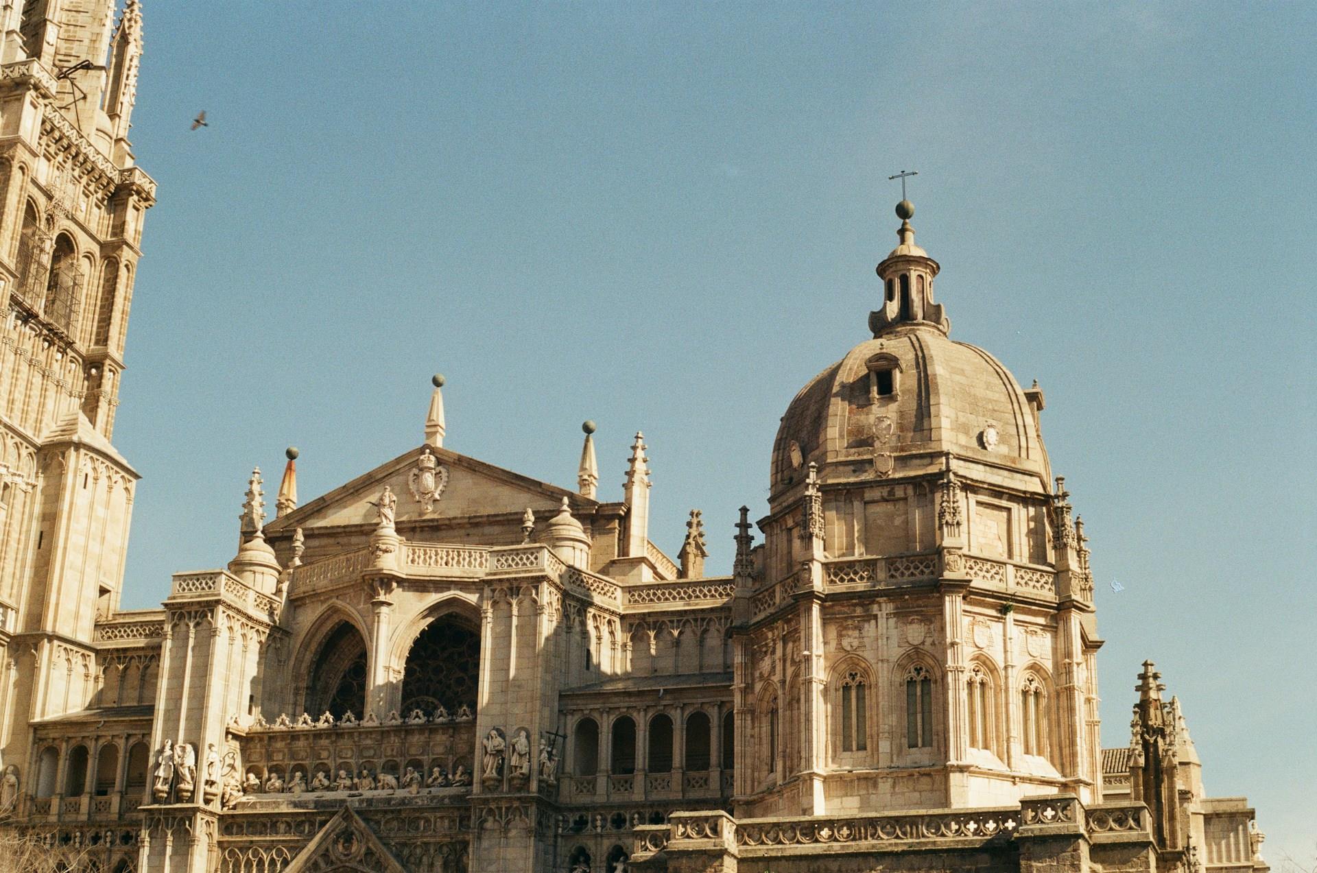 Excursion-to-Toledo-with-Cathedral-and-7-monuments-5