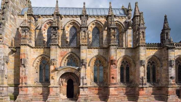 rosslyn-chapel-and-hadrians-wall-day-trip-1