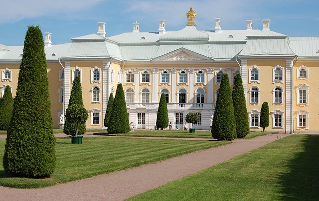 peterhof-palace-.jpg