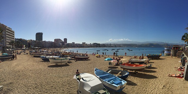 playa-de-las-canteras.jpg