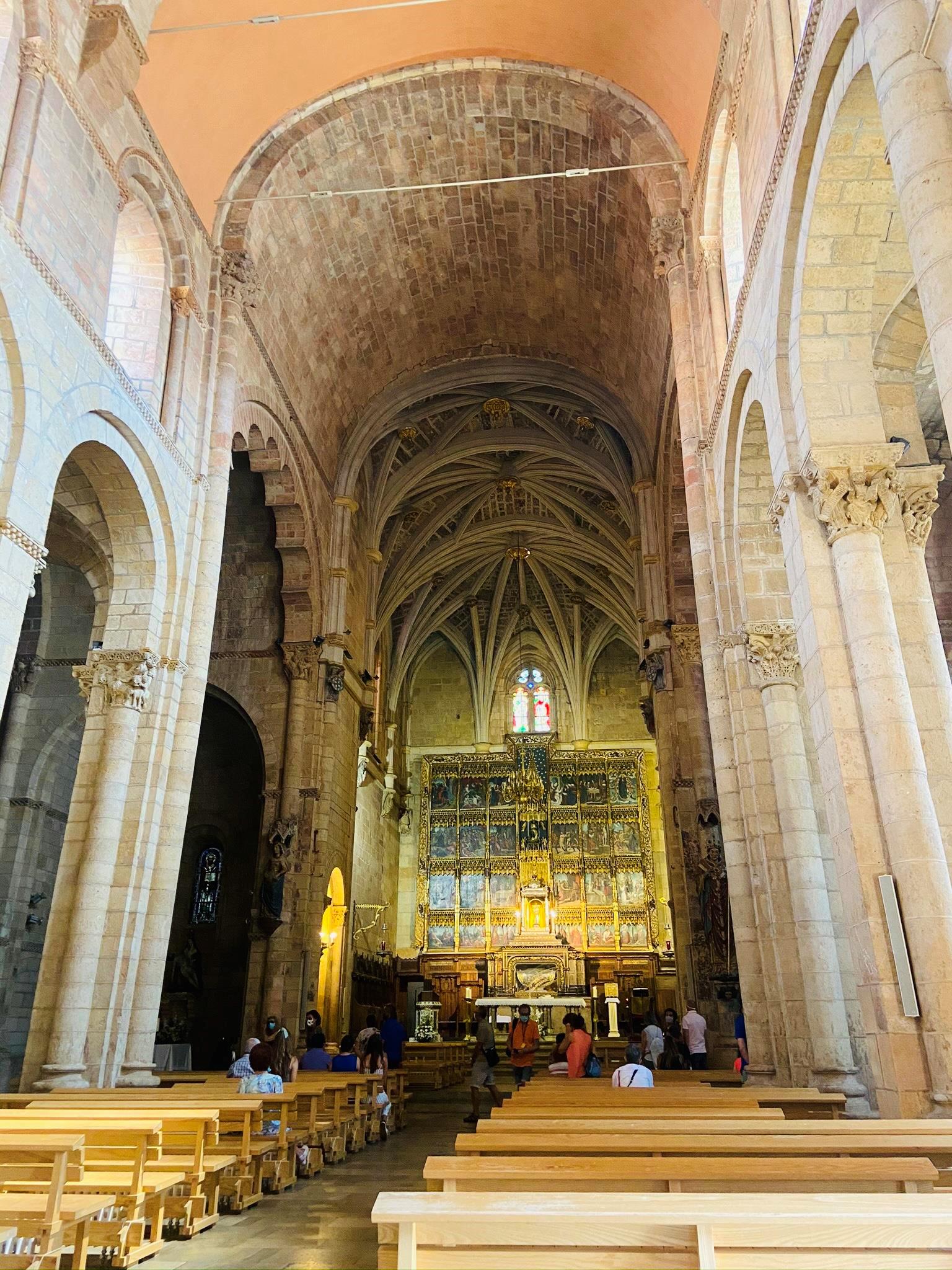 Free-Tour-Monasterio-y-Basilica-de-San-Isidoro-3