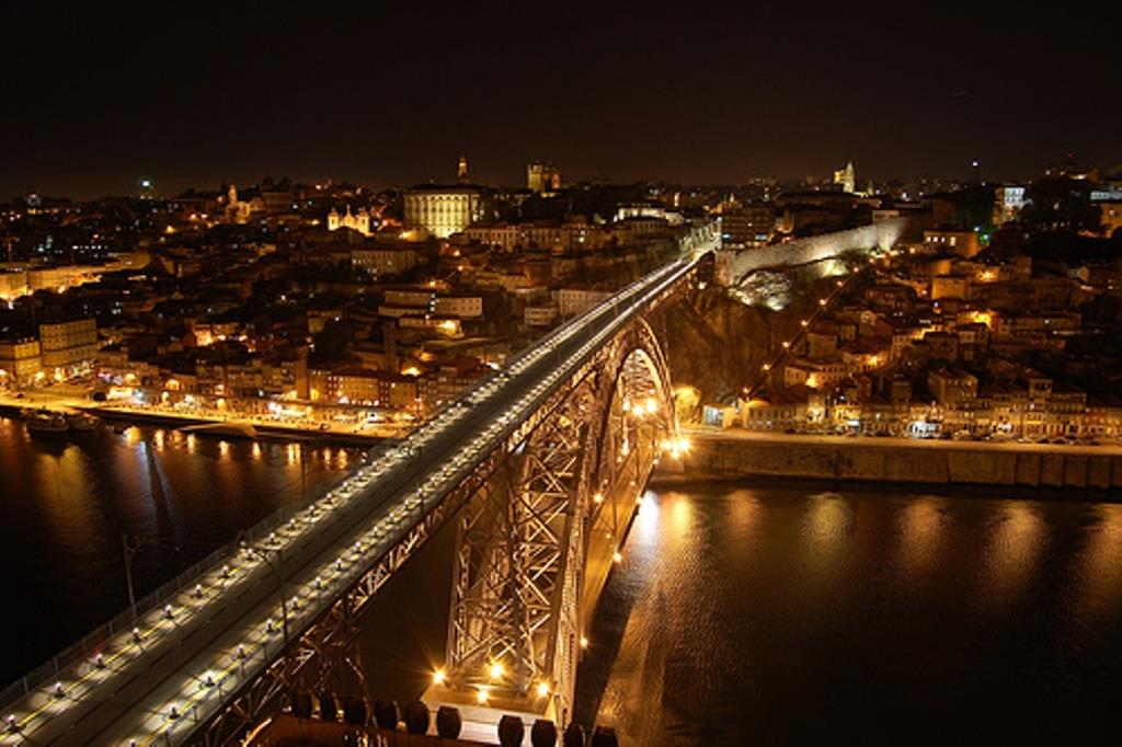 Porto-by-Night:-Fado-Tour-with-Dinner-3