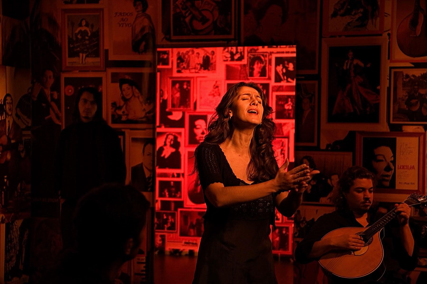 Porto by Night: Fado Tour with Dinner