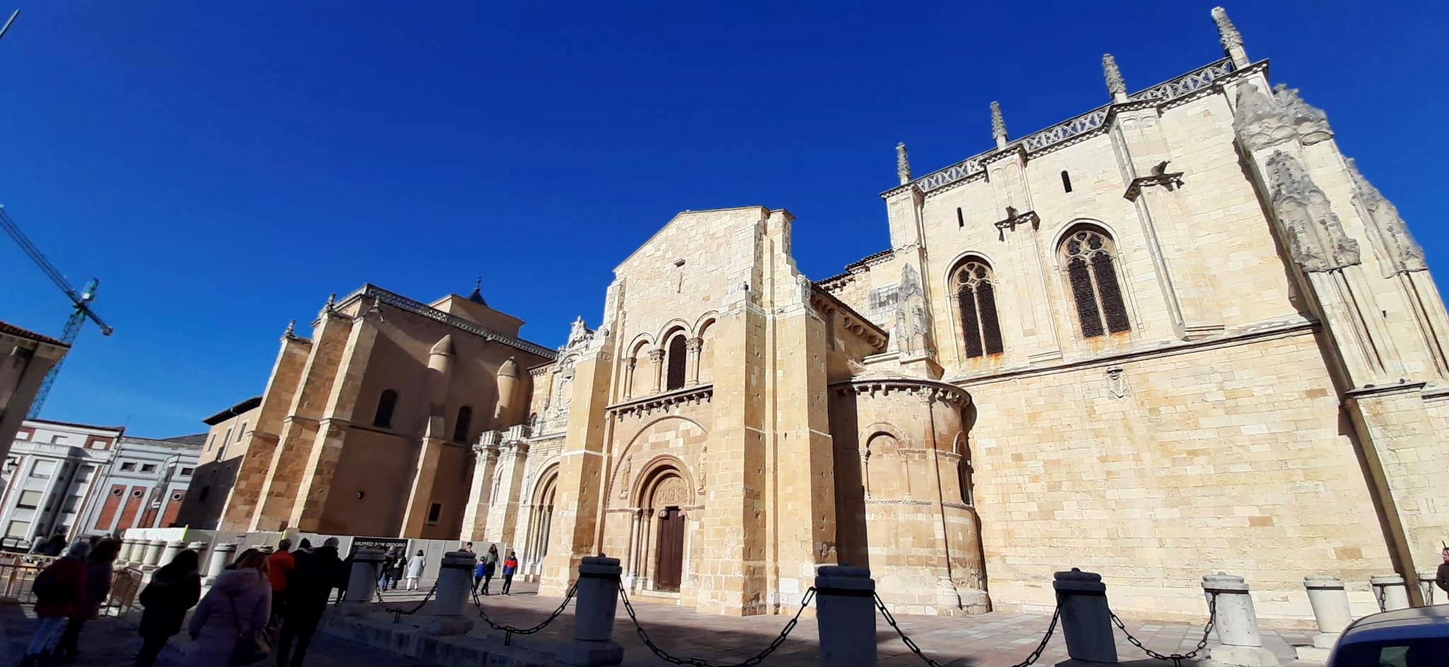 Free-Tour-Monasterio-y-Basilica-de-San-Isidoro-1