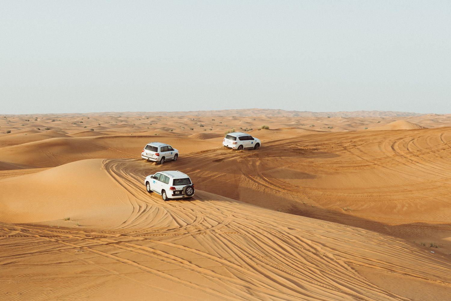 Excperiencia-en-el-Desierto-de-Dubai-en-4X4-9