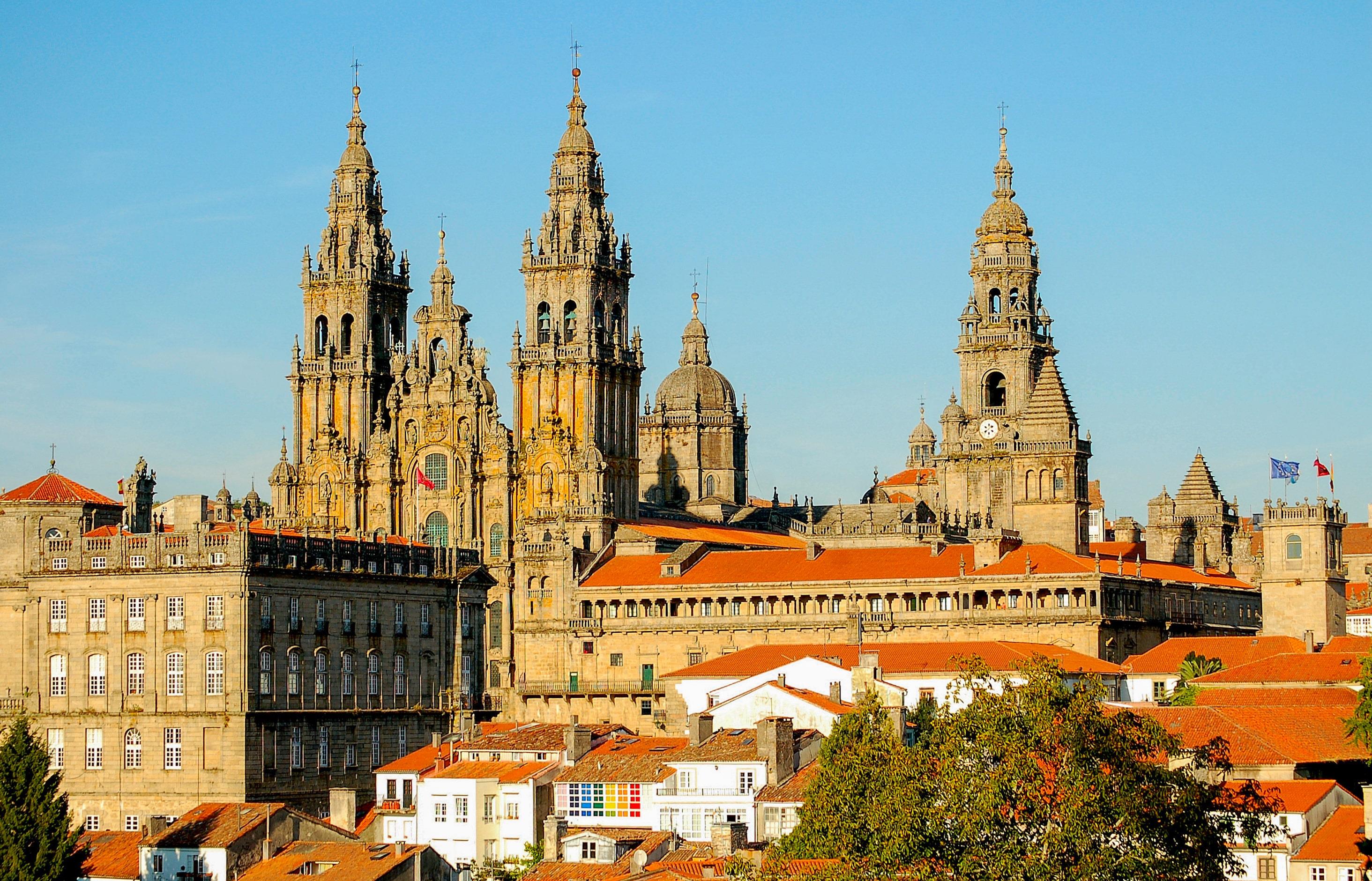 Santiago de Compostela Tour with Lunch