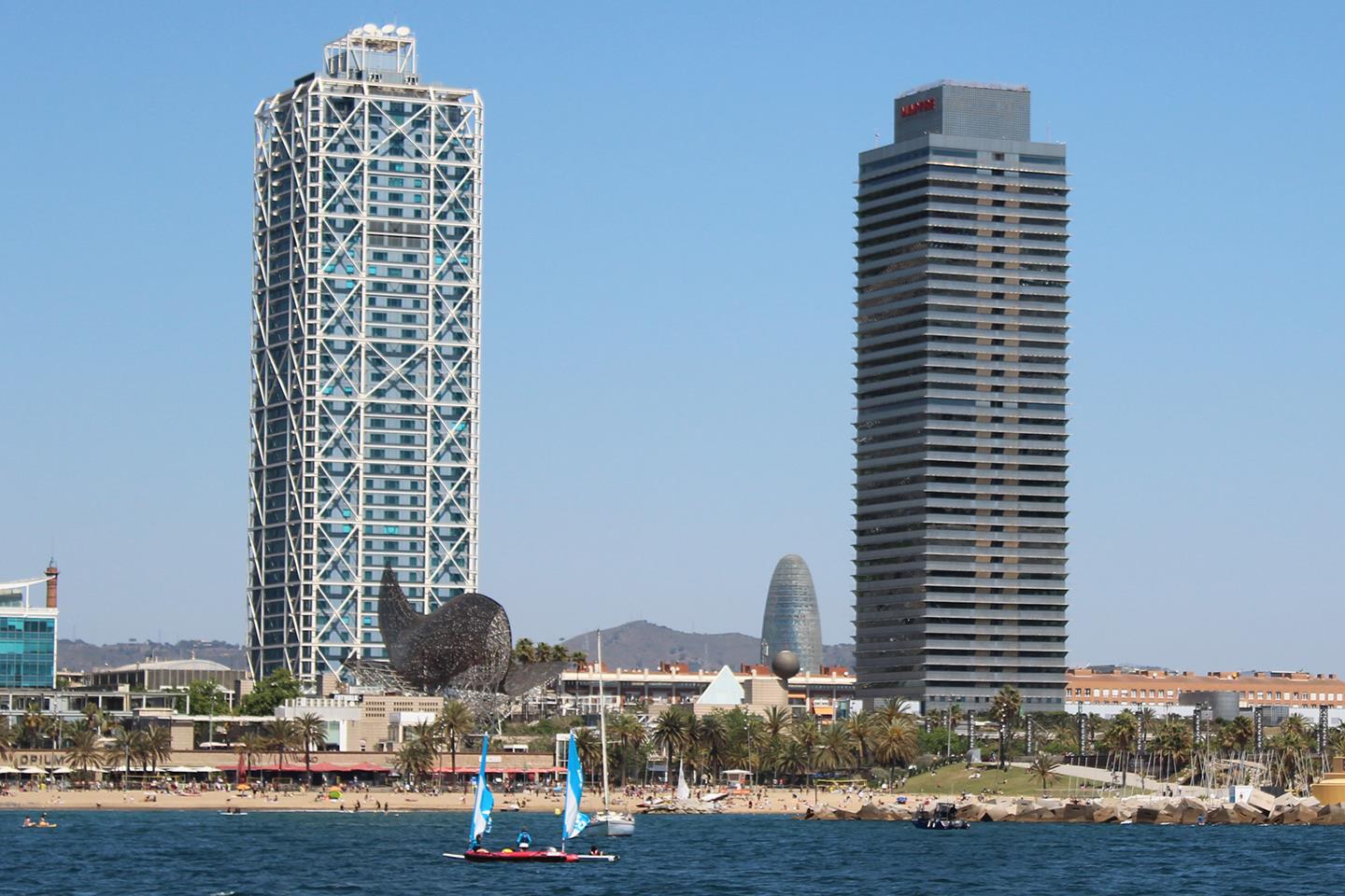 Barcelona-walking-and-sailing-guided-tour-10