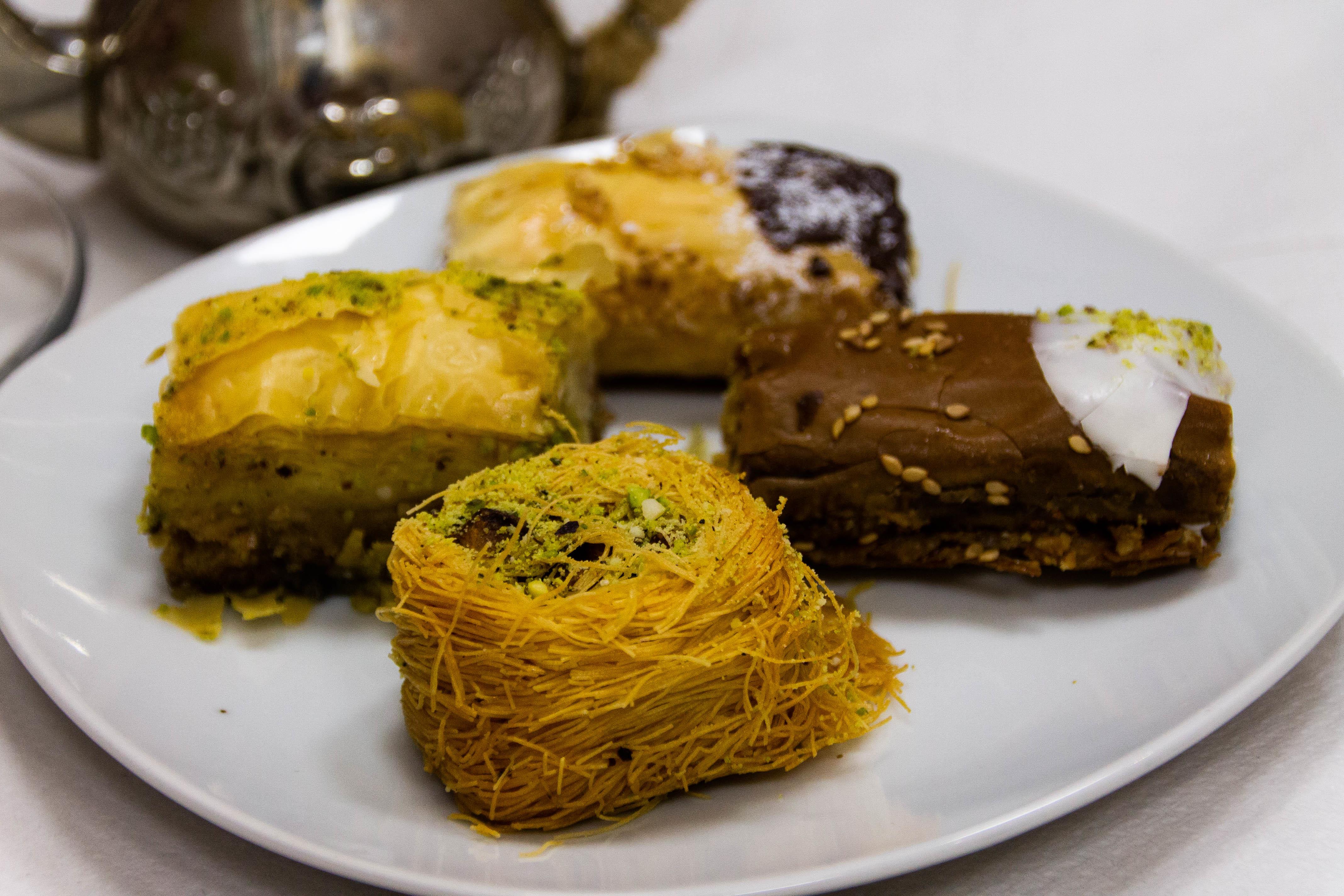 Arabic-sweets-and-tea-Experience-1