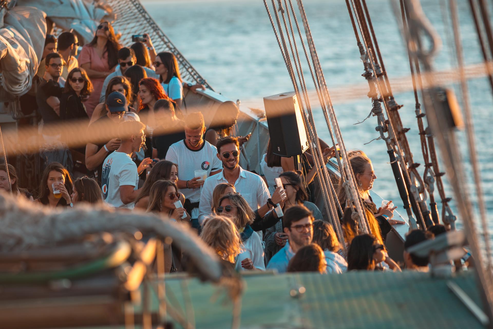Lisbon-Boat-Party,-una-experiencia-increible-9