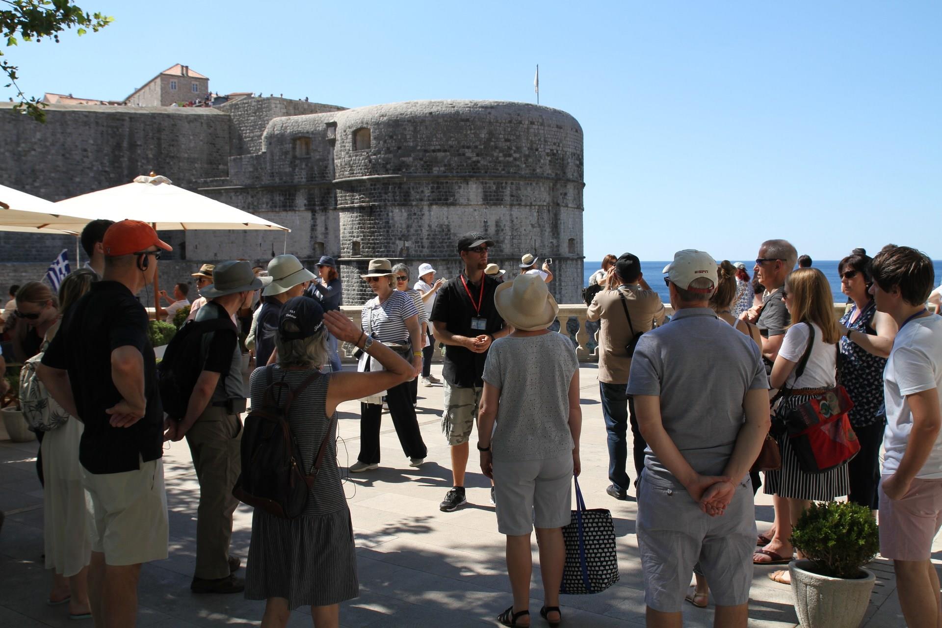 Tour-a-Pie-en-Dubrovnik:-Descubra-el-Casco-Viejo-2