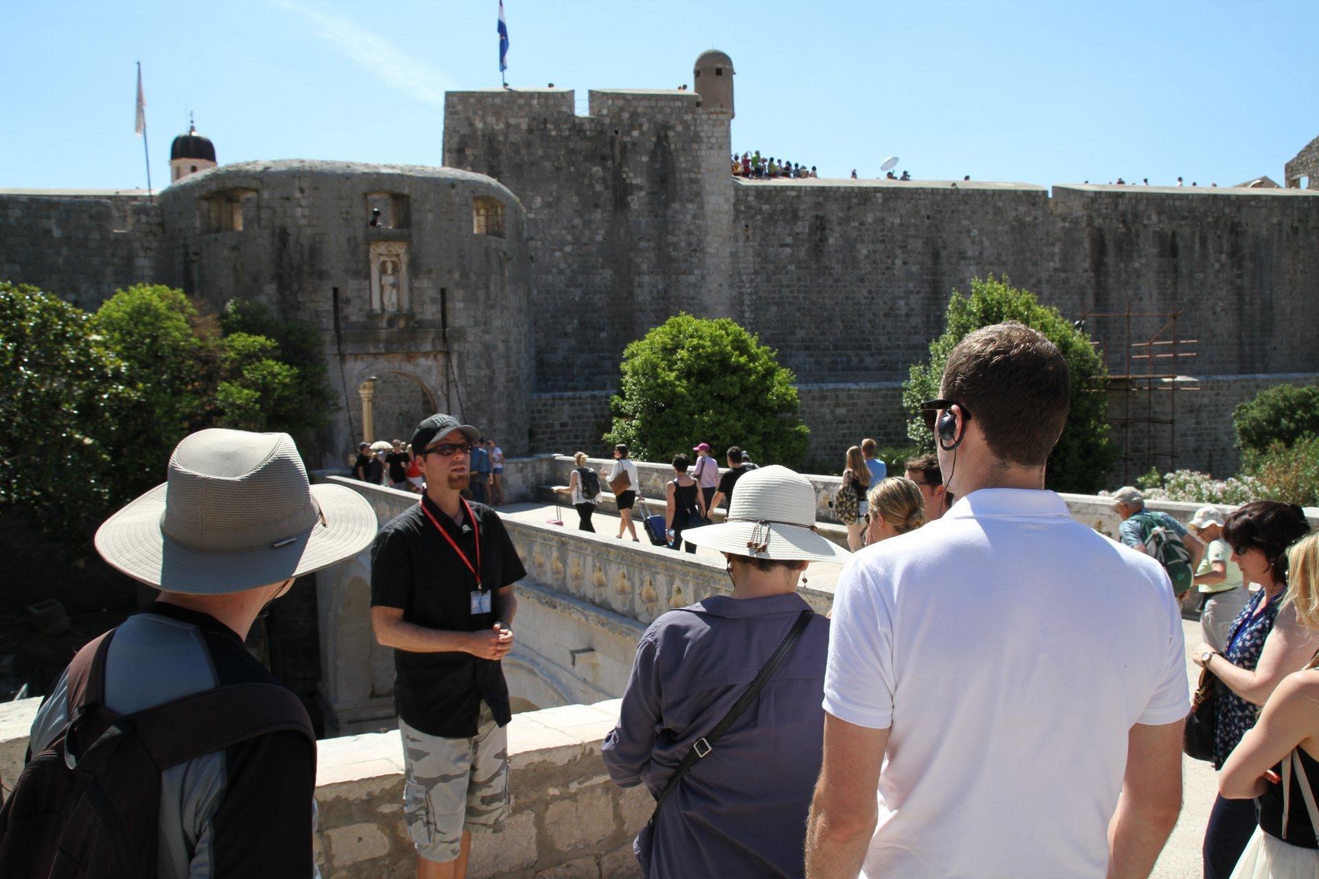 Tour-a-Pie-en-Dubrovnik:-Descubra-el-Casco-Viejo-1
