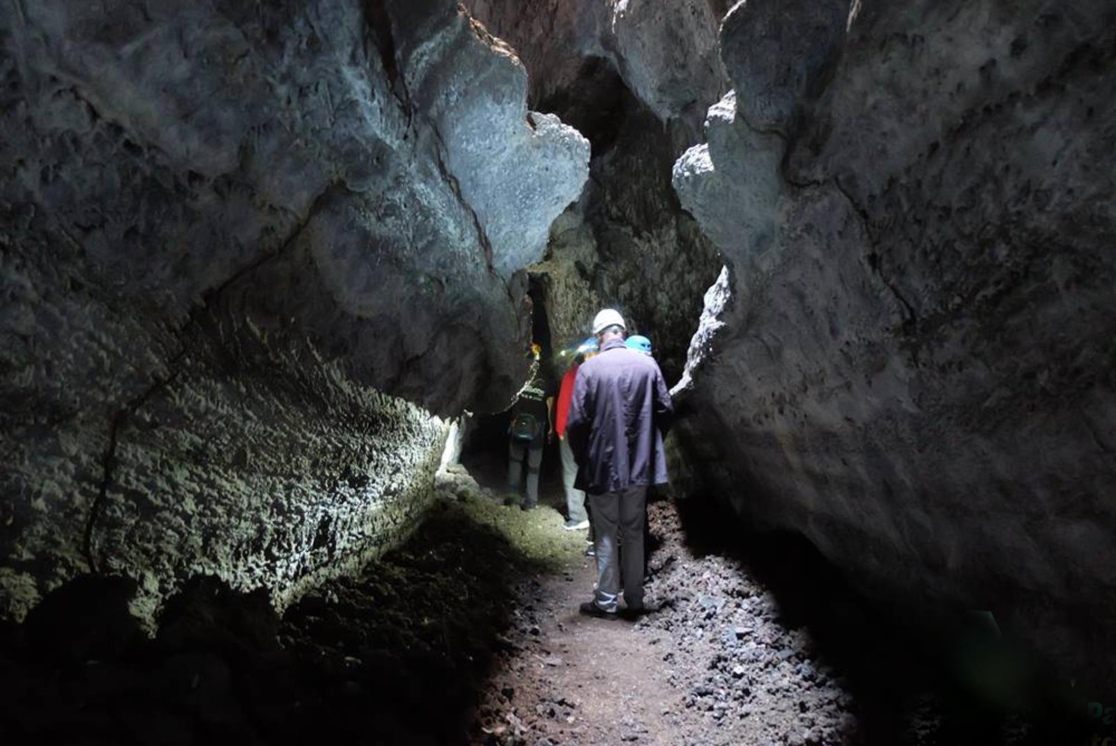 Speleology Tour in Cueva de Las Palomas 