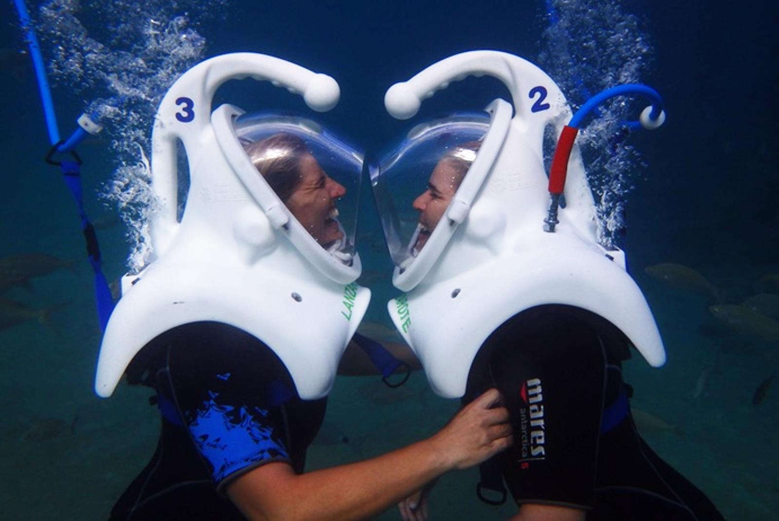 Sea-Trek-Diving-with-Helmet-in-Lanzarote-1