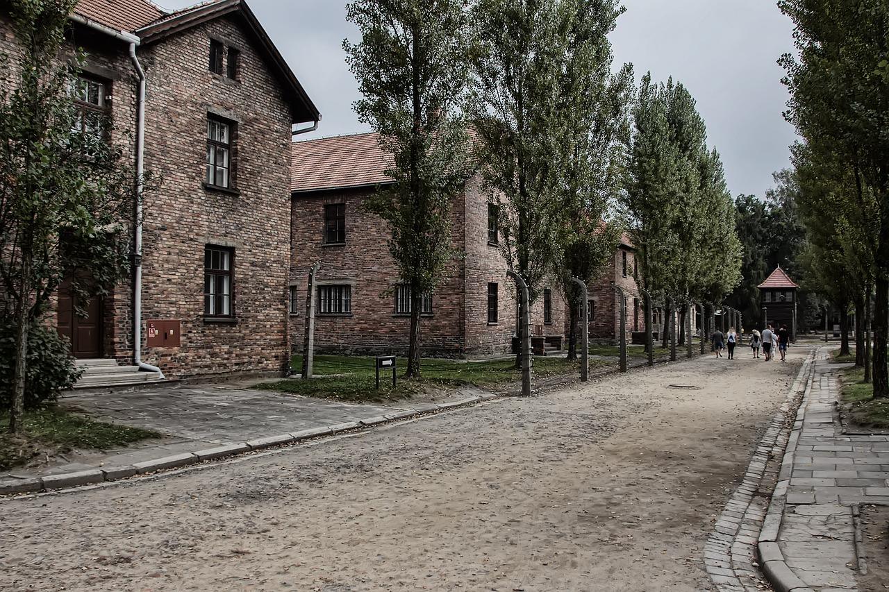 Tour-a-Auschwitz-en-Espanol-con-Transporte-Privado-4