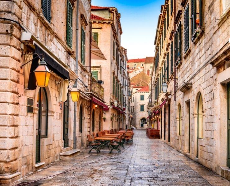 Walking-tour-in-Dubrovnik-2