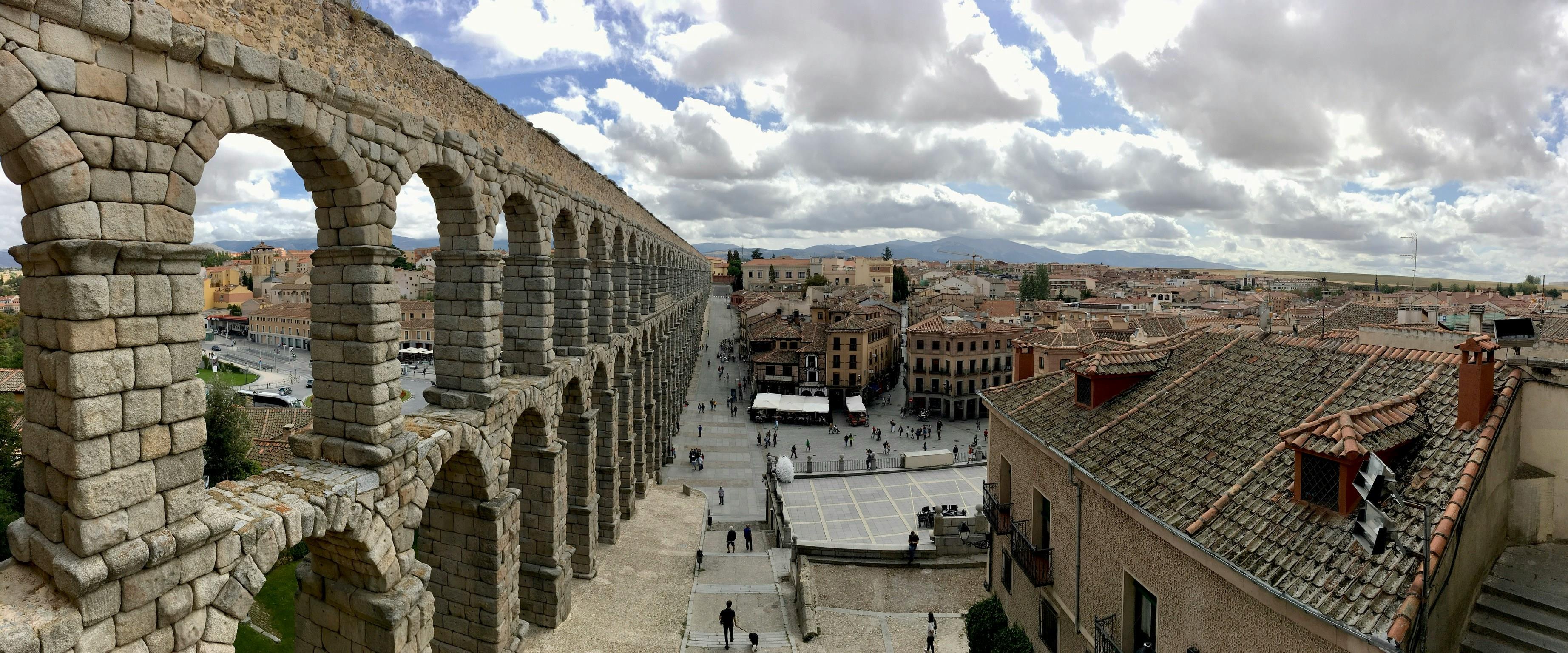 Transporte-Privado-de-Madrid-a-Segovia-2