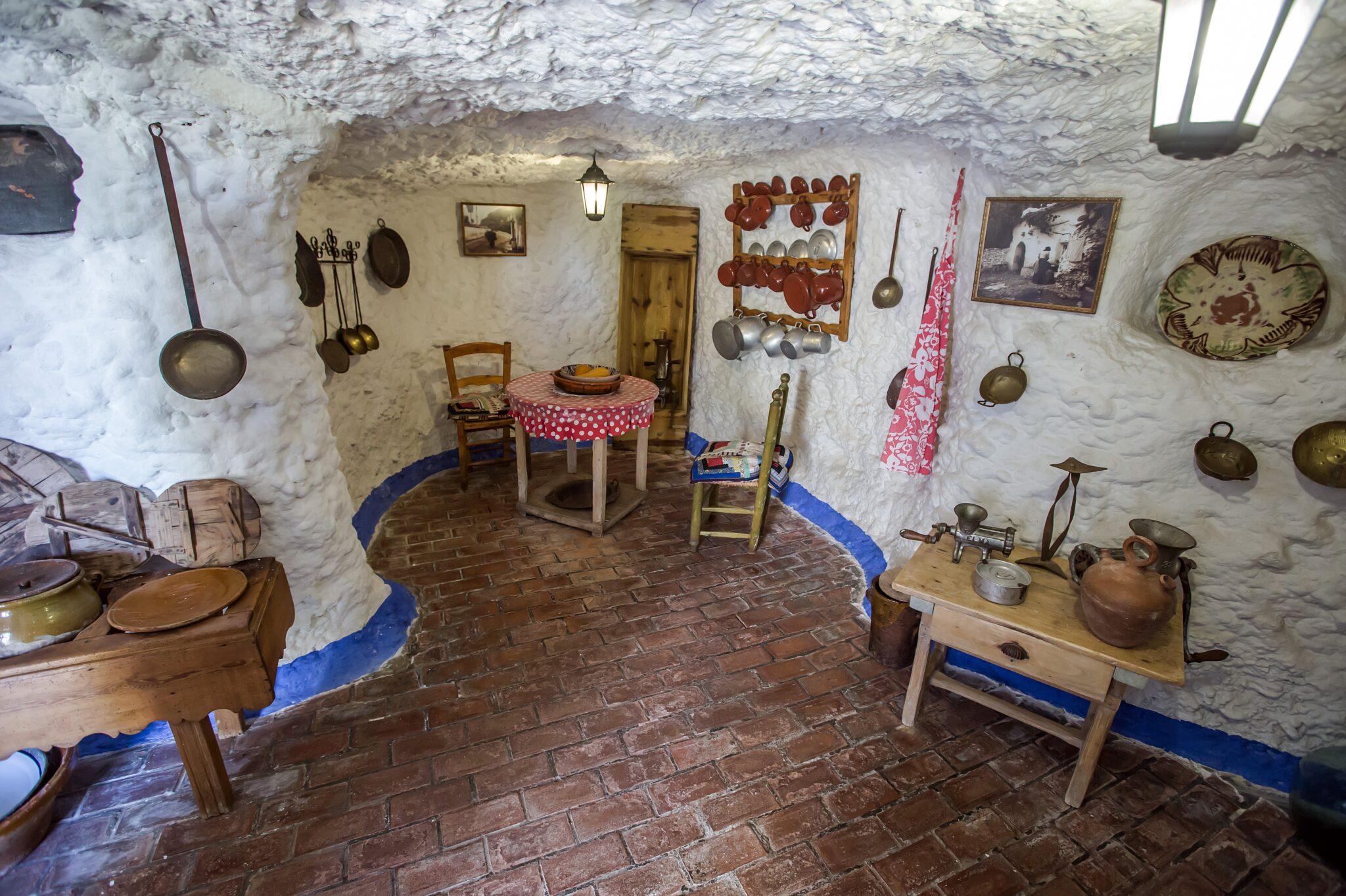 Albaicin-and-Sacromonte-with-Visit-to-cave-house-1