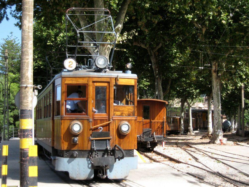 Private-excursion-to-Soller-by-train-and-tram-9