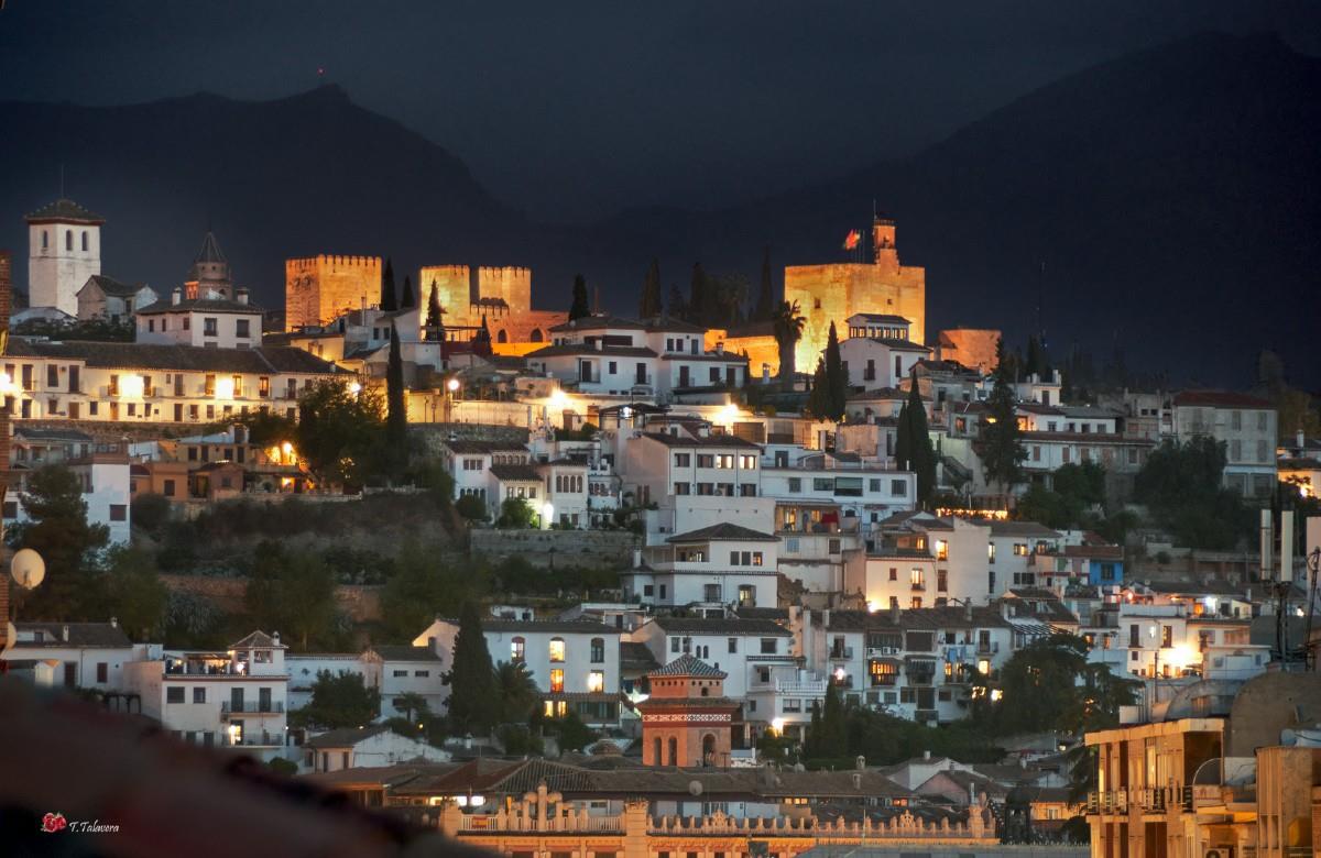 Free Tour Granada Nocturno: Misterios de Granada