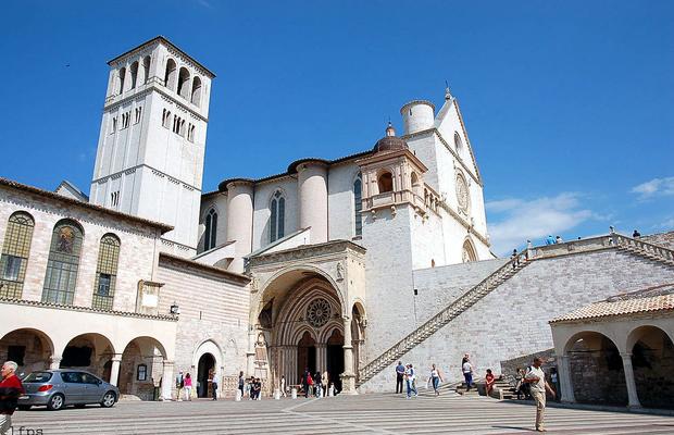 Assisi and Cortona Full Day Tour from Florence