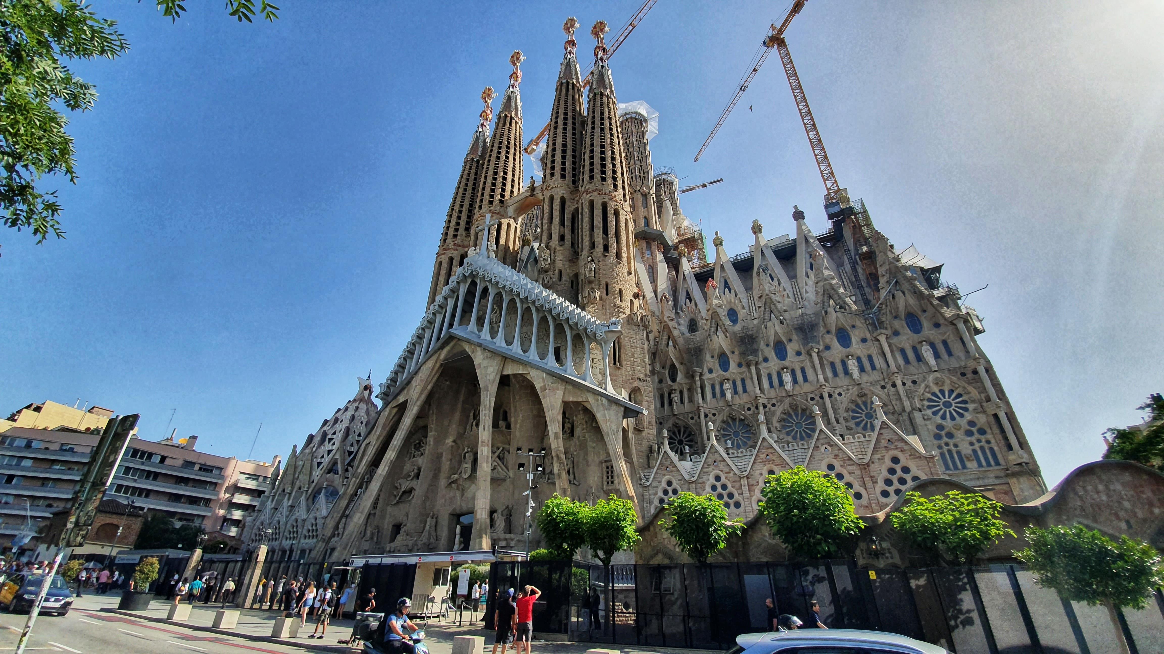 Sagrada Familia, Gaudì & Modernismo free tour