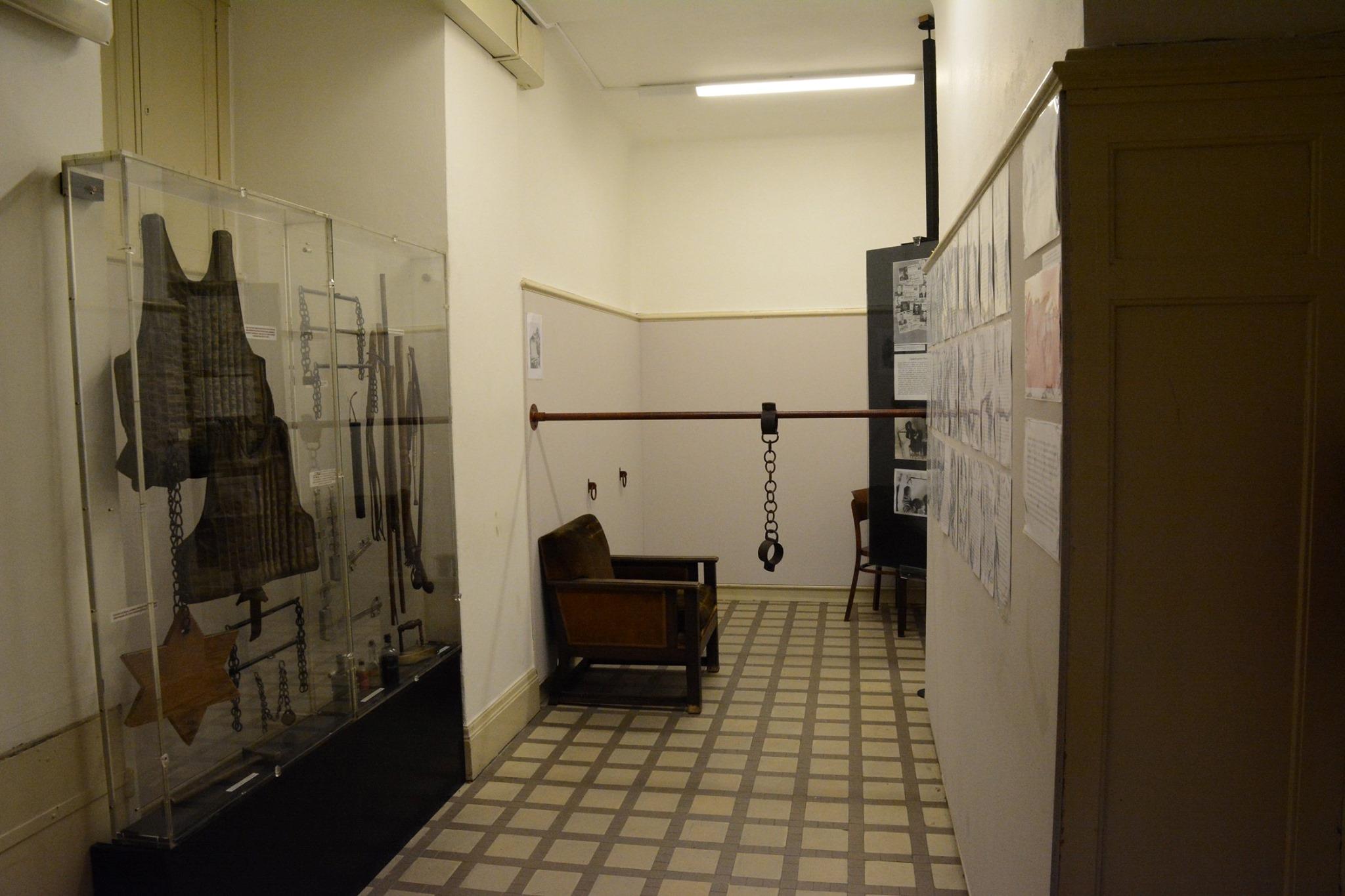 Guided-Tour-of-the-Gestapo-Headquarters-in-Prague-1