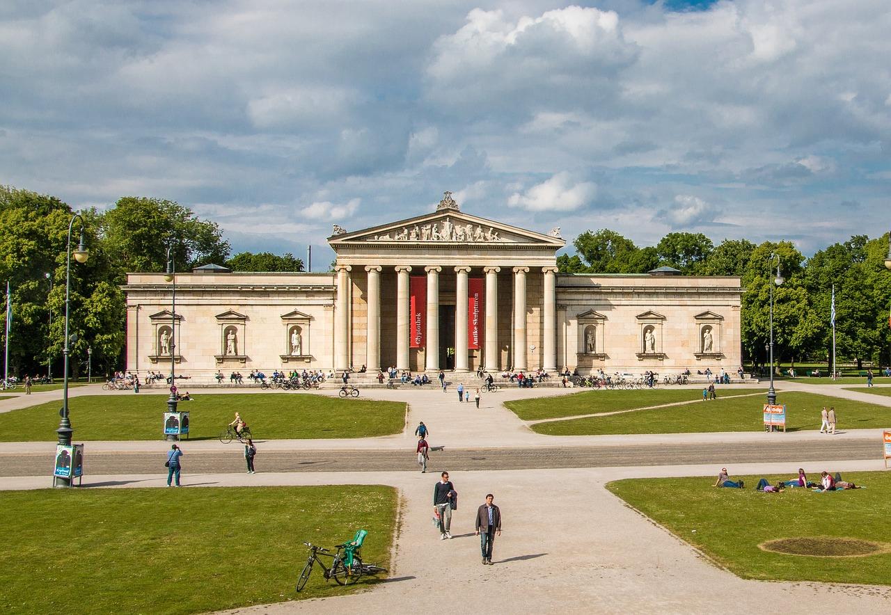 REE-TOUR-through-Munich's-best-secrets-23