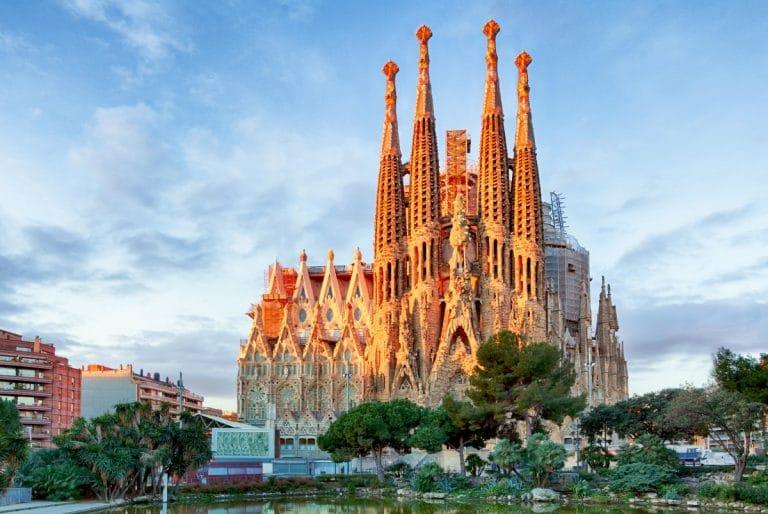 Barcelona-Highlights-and-Sagrada-Familia-Tour-1