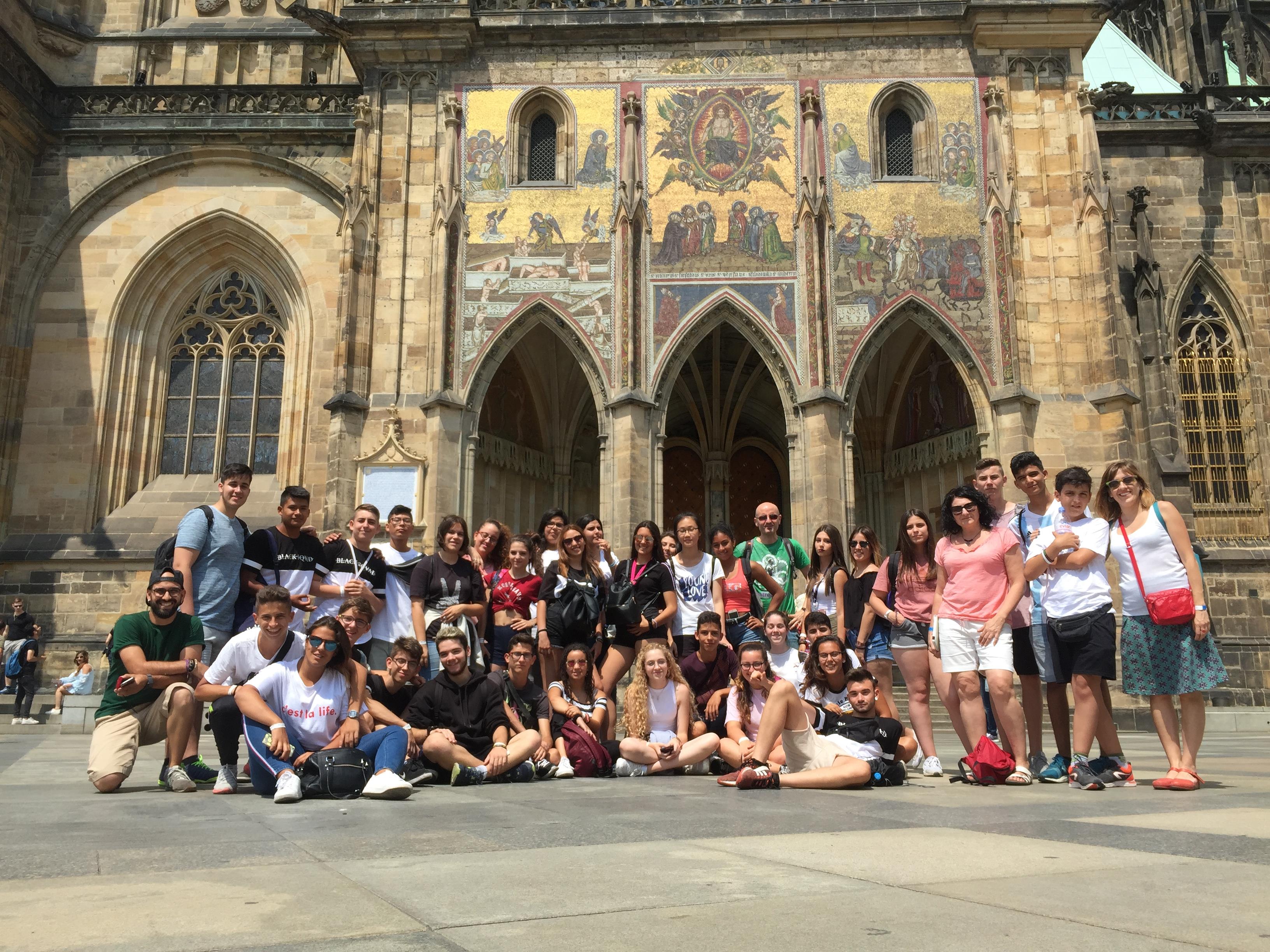 Tour al Castillo de Praga con Entrada Incluida