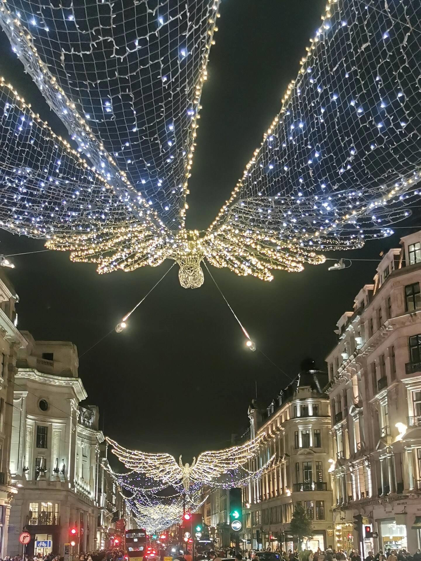 Magical-Christmas-Walking-Tour-in-London-1