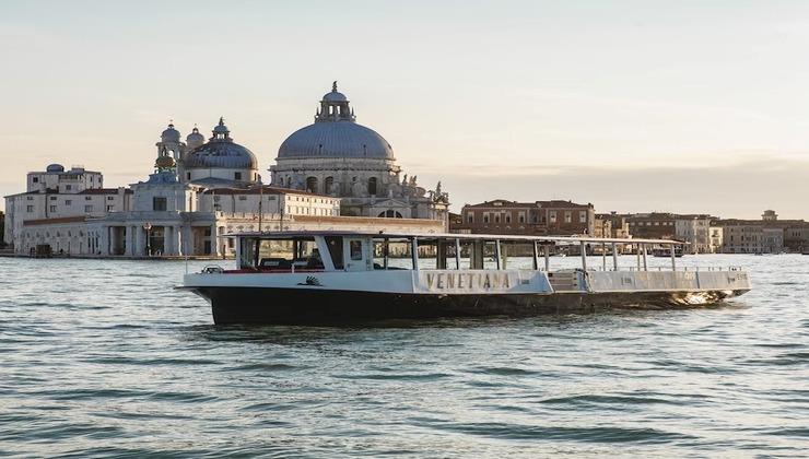 Venice-Hop-On-Hop-Off-Boat-8