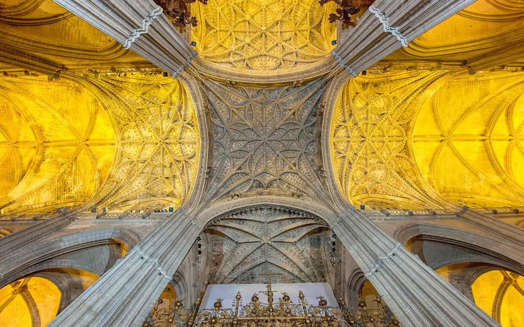 Seville-Offer:-Alcazar-+-Cathedral-+-Giralda-4