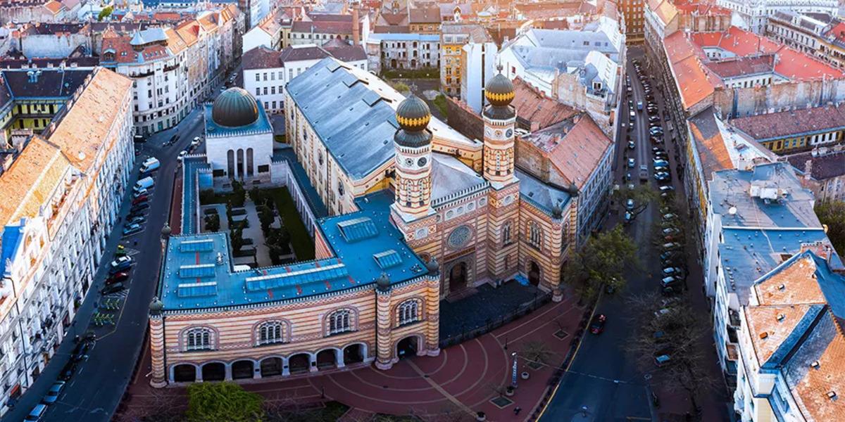 Great Synagogue Budapest Fast Track Tickets + Tour
