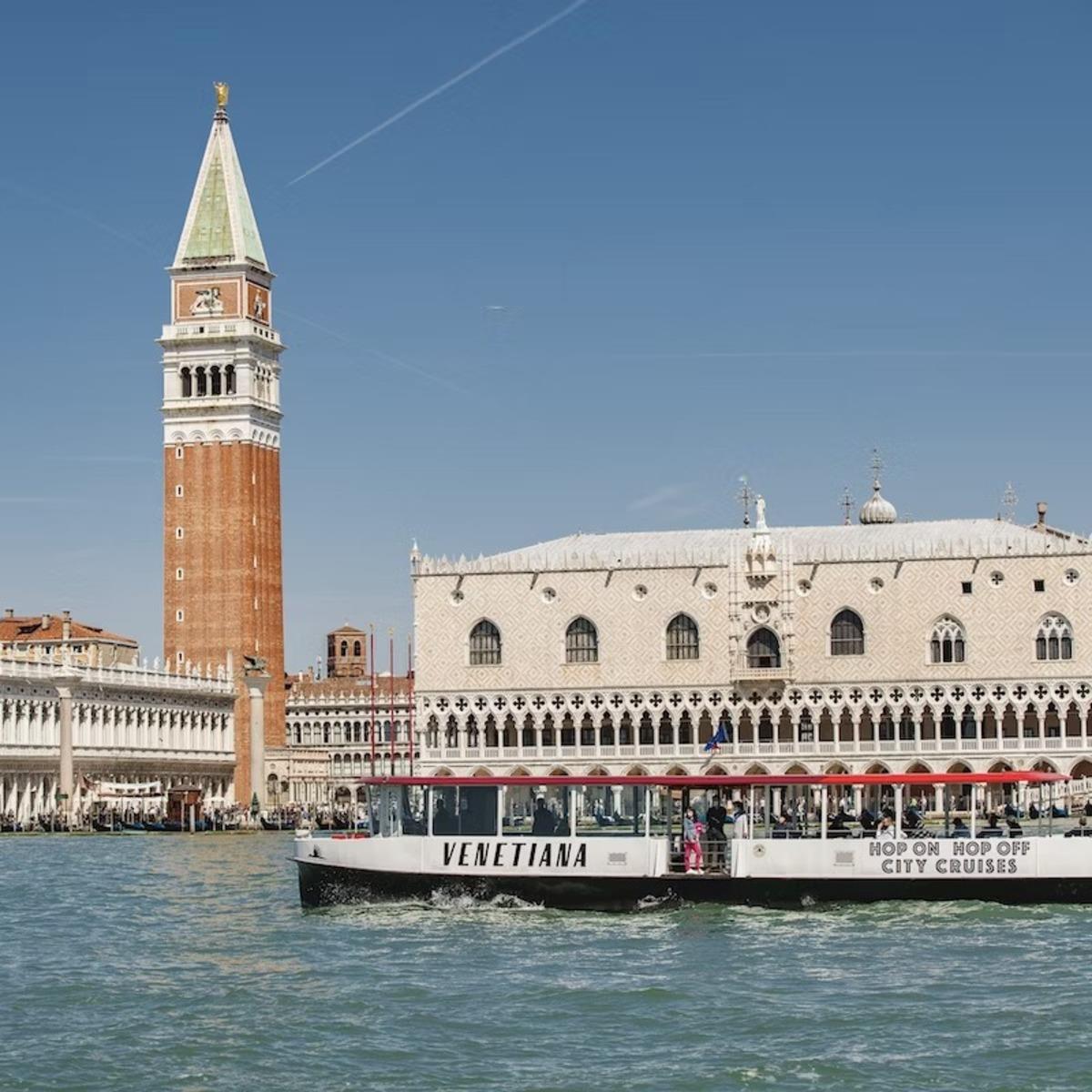 Barco Turístico de Venecia