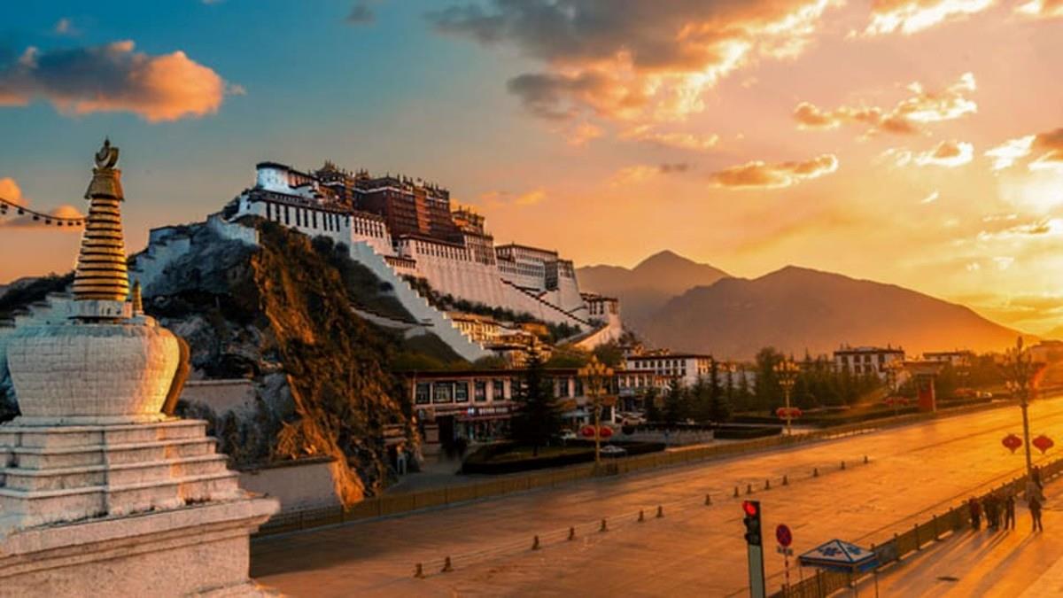  Lhasa Small Group Tour