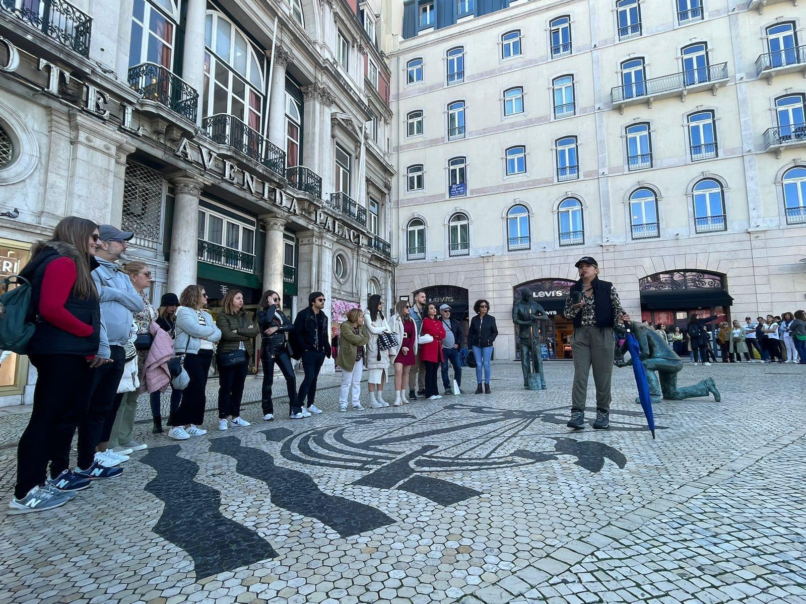 Tour-nocturno-por-Lisboa!-(Grupo-pequeno).-1