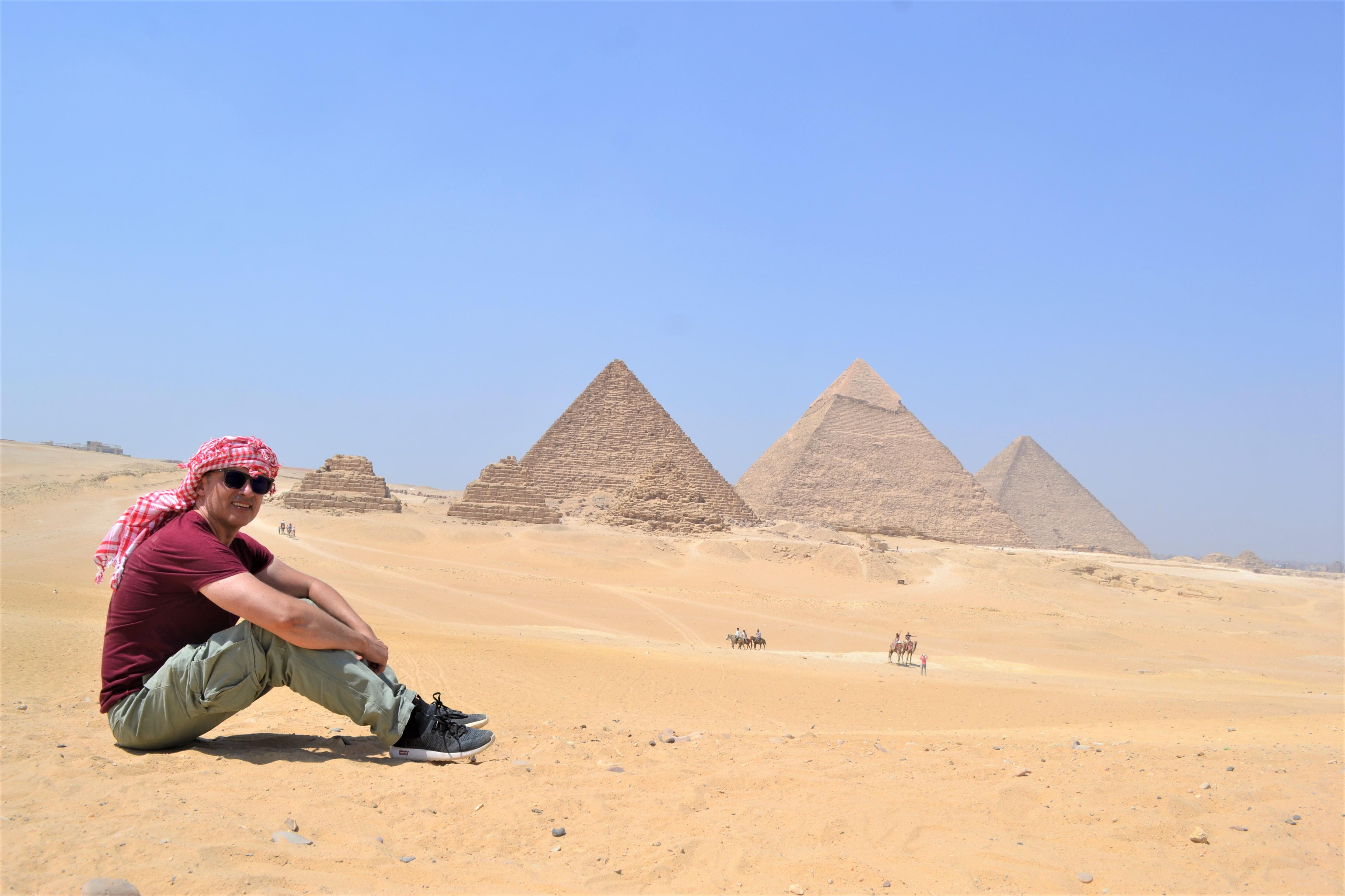 Giza-pyramids-tour-1