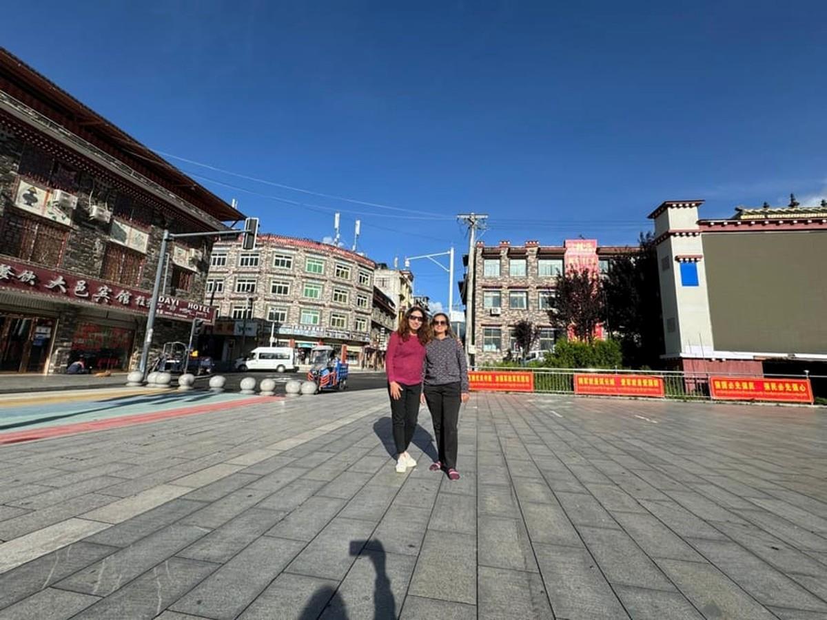 Sightseeing-Tour-from-Lhasa-to-Majestic-1