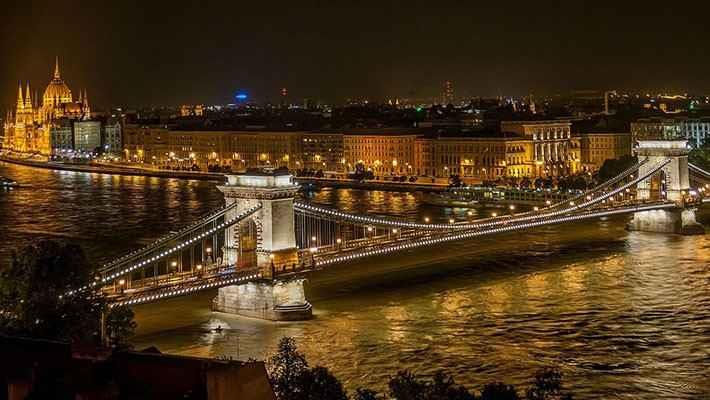 budapest-by-night-tour-4