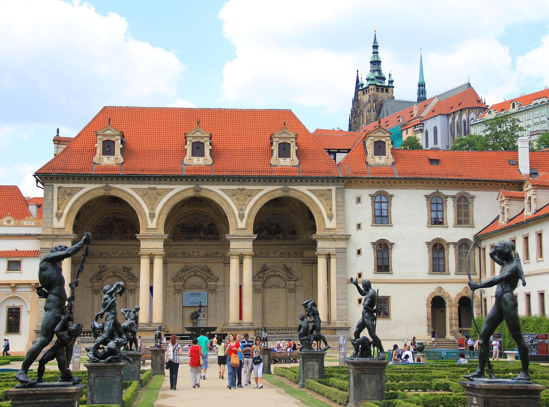 prague-castle-and-mala-strana-district-tour-35