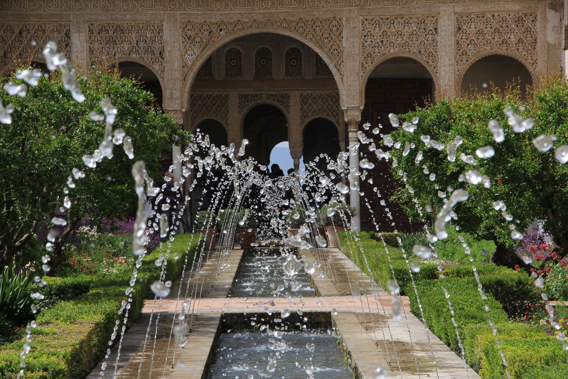 Entrada-con-visita-a-la-Alhambra-y-Generalife-1