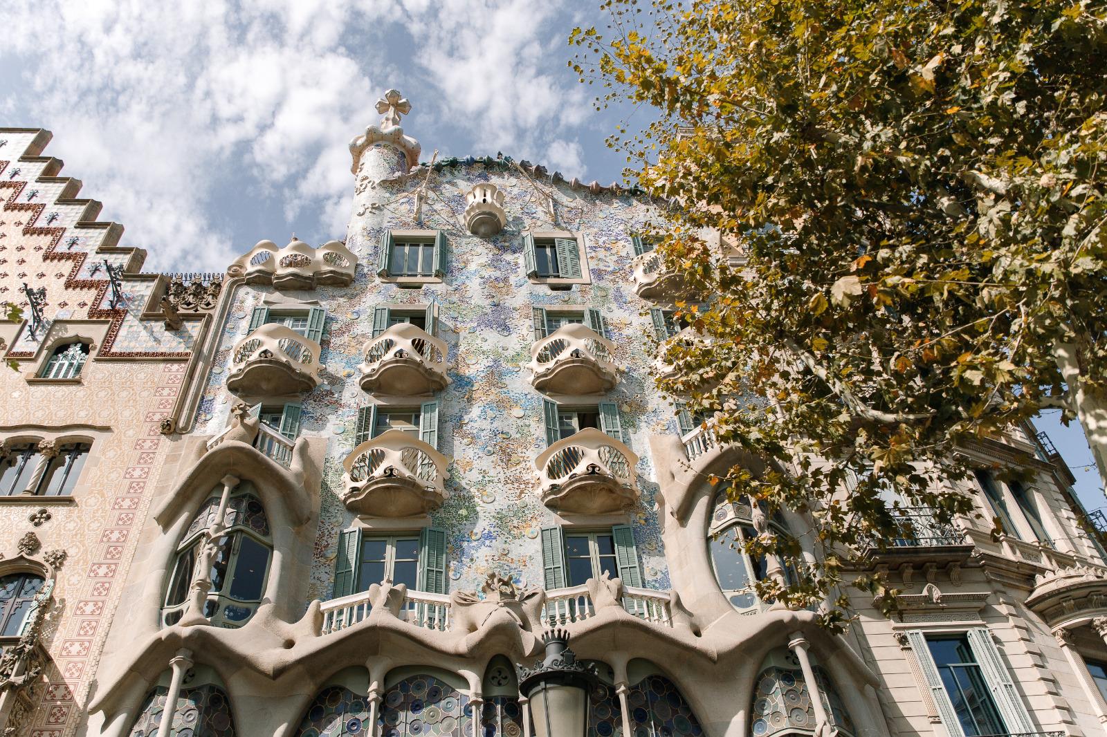 Gaudi-and-Modern-Barcelona-Free-Walking-Tour-5