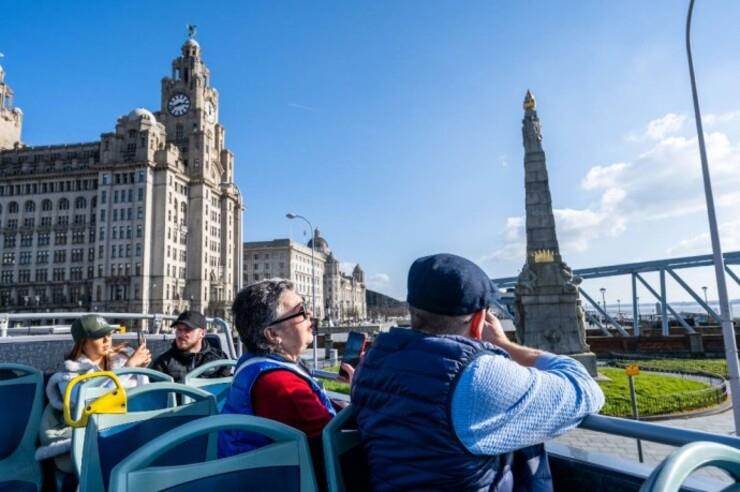 Hop-on-Hop-off-Liverpool-&-River-Mersey-Cruise-4
