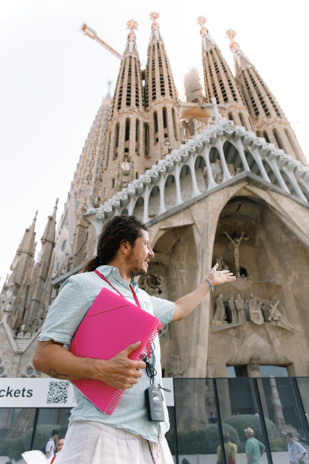Gaudi-and-Modern-Barcelona-Free-Walking-Tour-6
