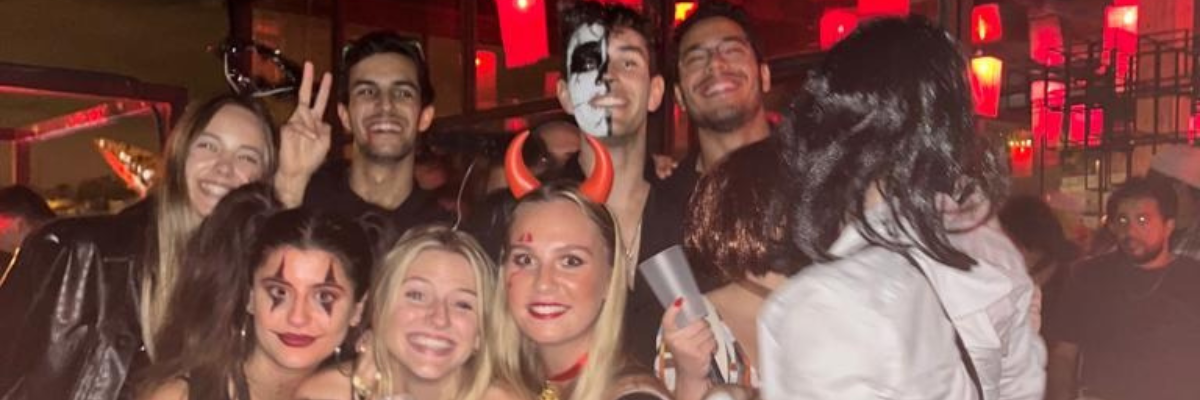 Halloween Haunts: Lisbon Pub Crawl Experience